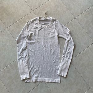 Size 2 full length swiftly tech long sleeve